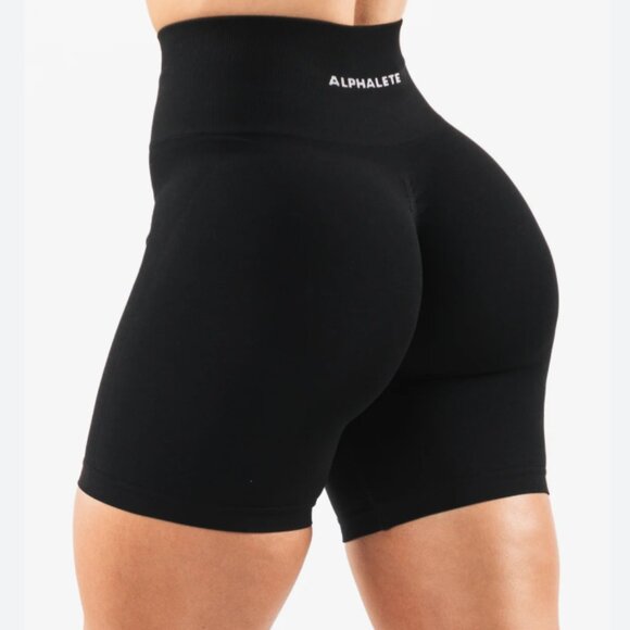 Amplify Shorts - Picture 1 of 3